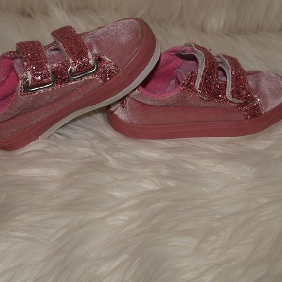 Kids Pink Velvet TENNIS SHOES With Glitter BY DREAM SEEK SIZE 5 GENTLY USED - Picture 3 of 6